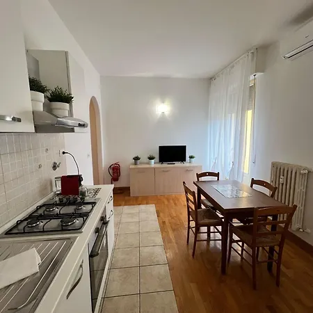 Scandicci Apartment *